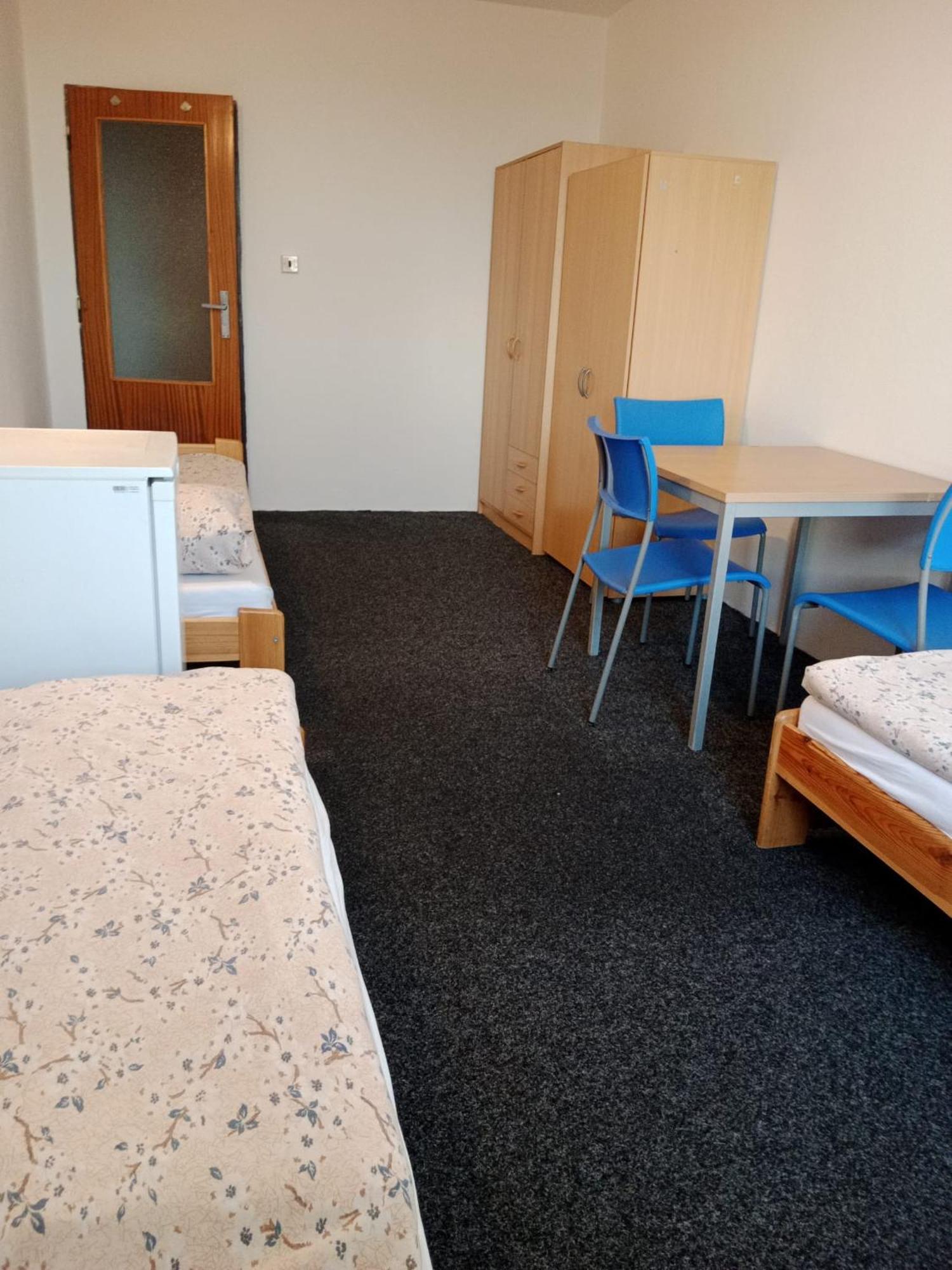 Tvm Tower Modrany Hostel Prague Luaran gambar