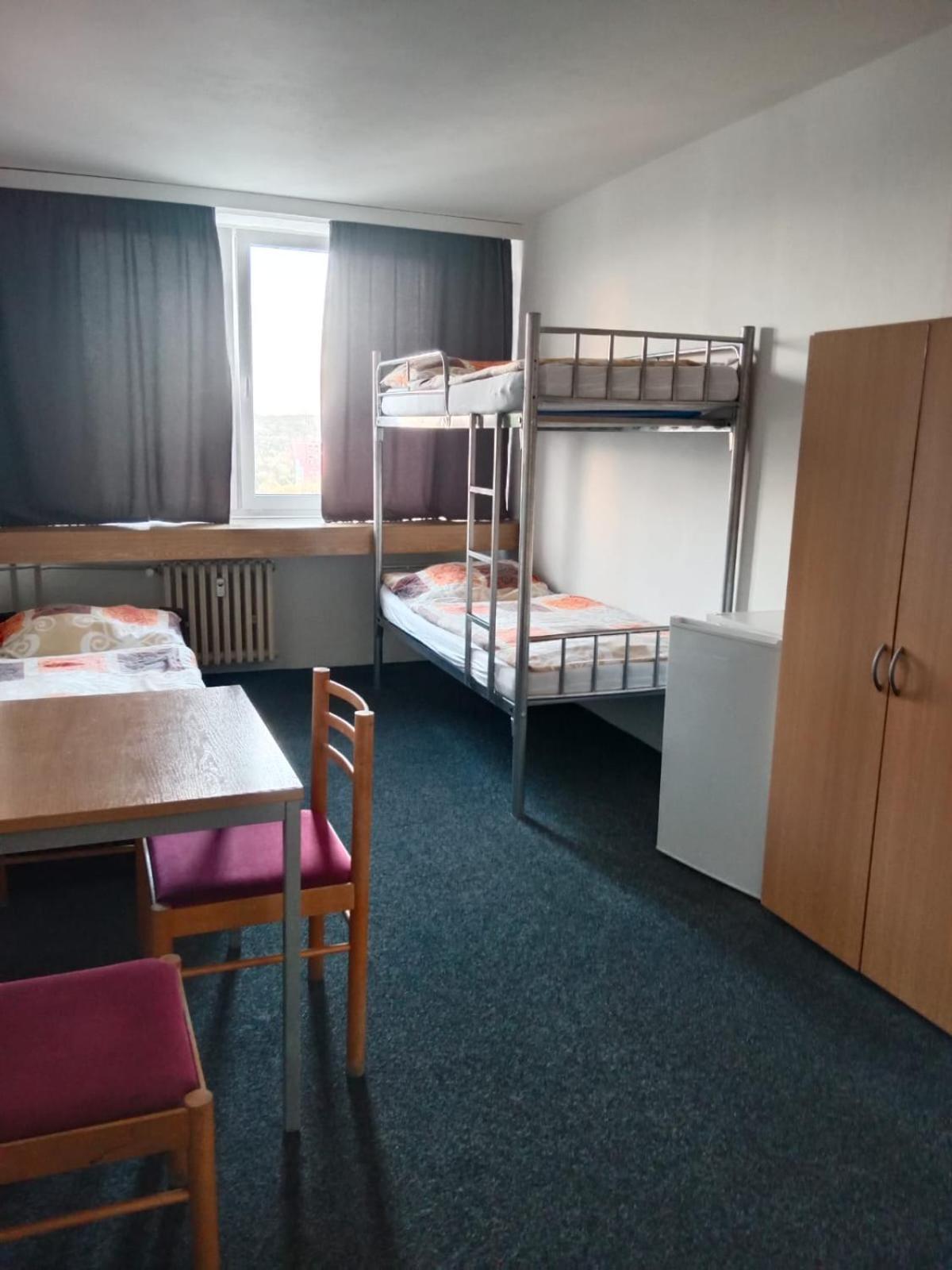 Tvm Tower Modrany Hostel Prague Luaran gambar